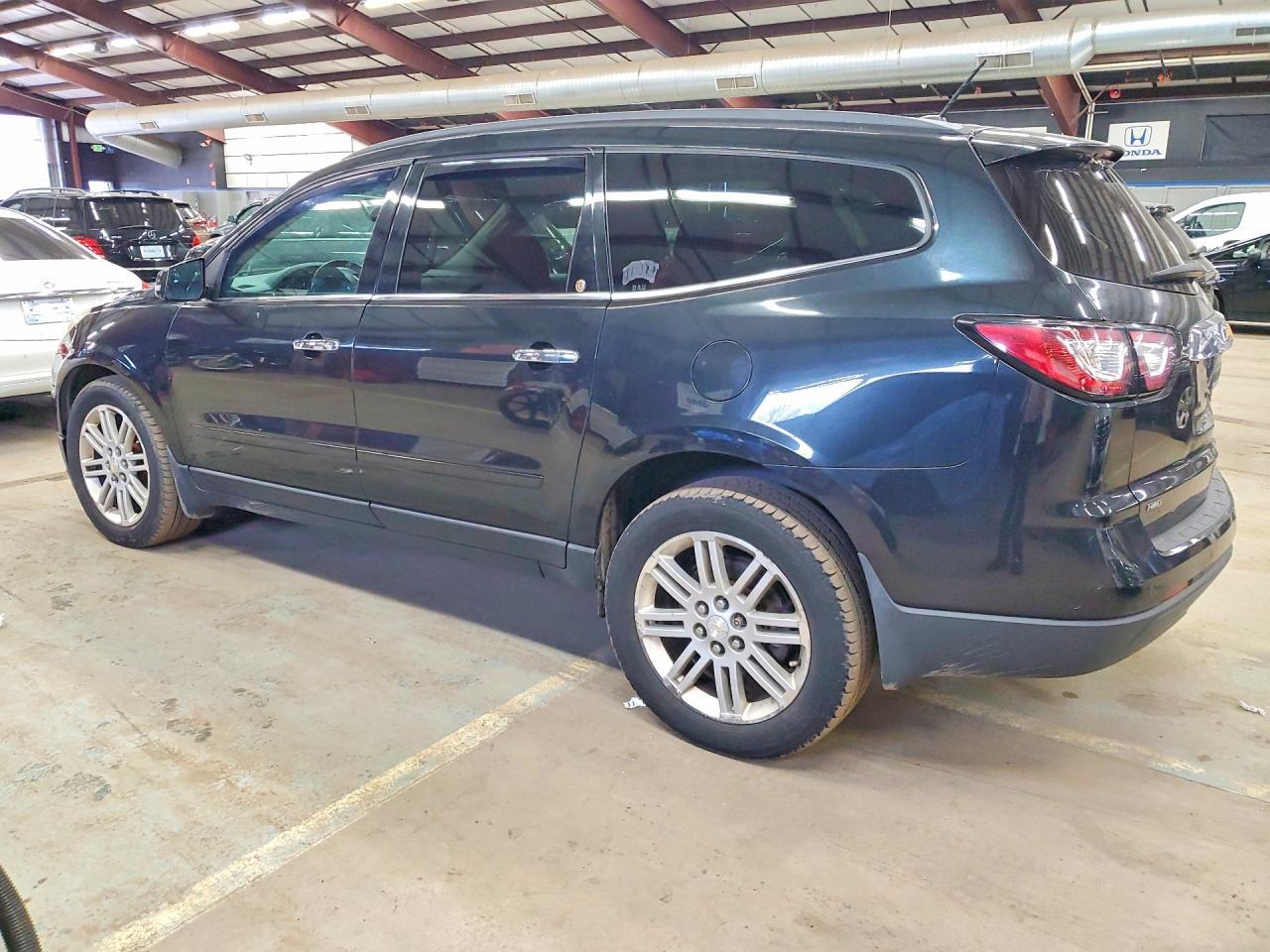 2014 Chevrolet Traverse Lt - Image 2