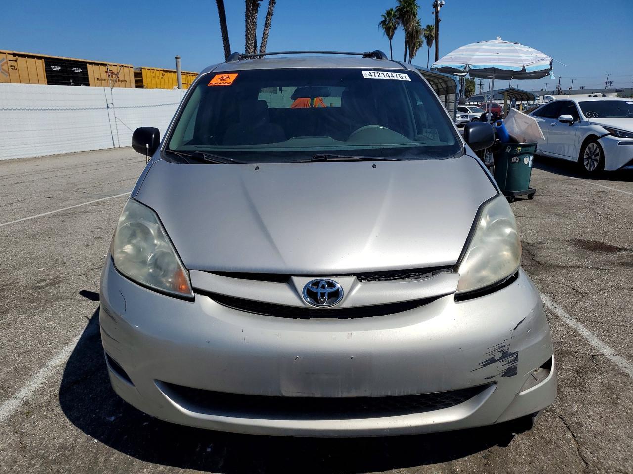 2008 Toyota Sienna Ce 8-Passenger - Image 5