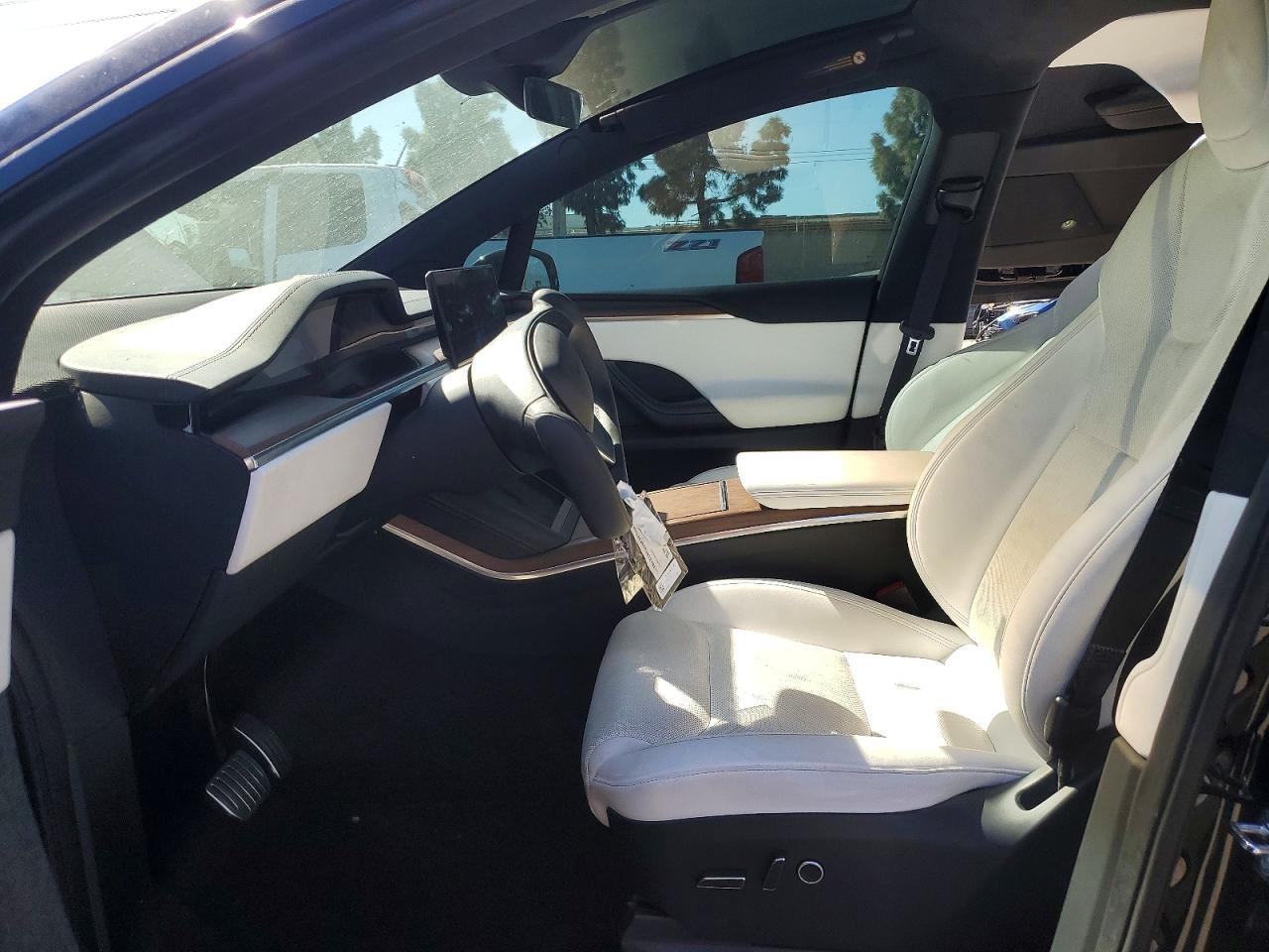 2022 Tesla Model X - Фото 7