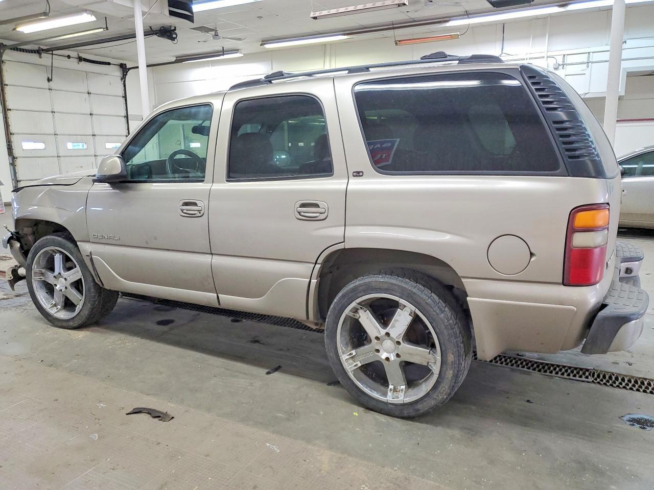 2002 GMC Yukon - Image 2