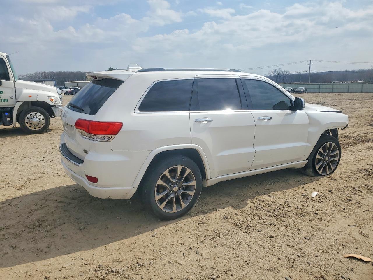2017 Jeep Grand Cherokee Overland - Фото 3