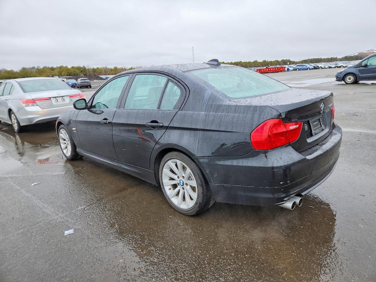 2011 BMW 328 Xi Sulev - Image 2