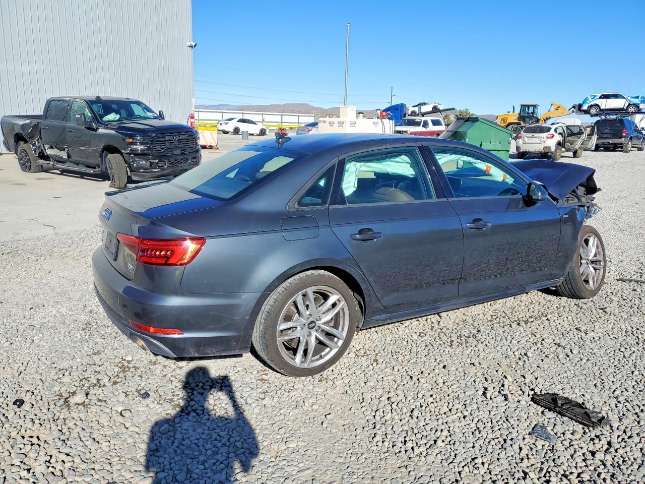 2017 Audi A4 Premium - Фото 3