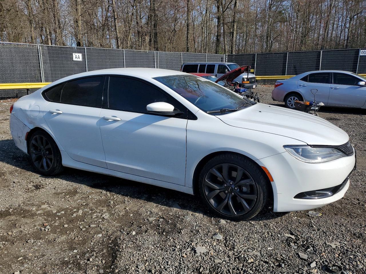 2016 Chrysler 200 S - Фото 4