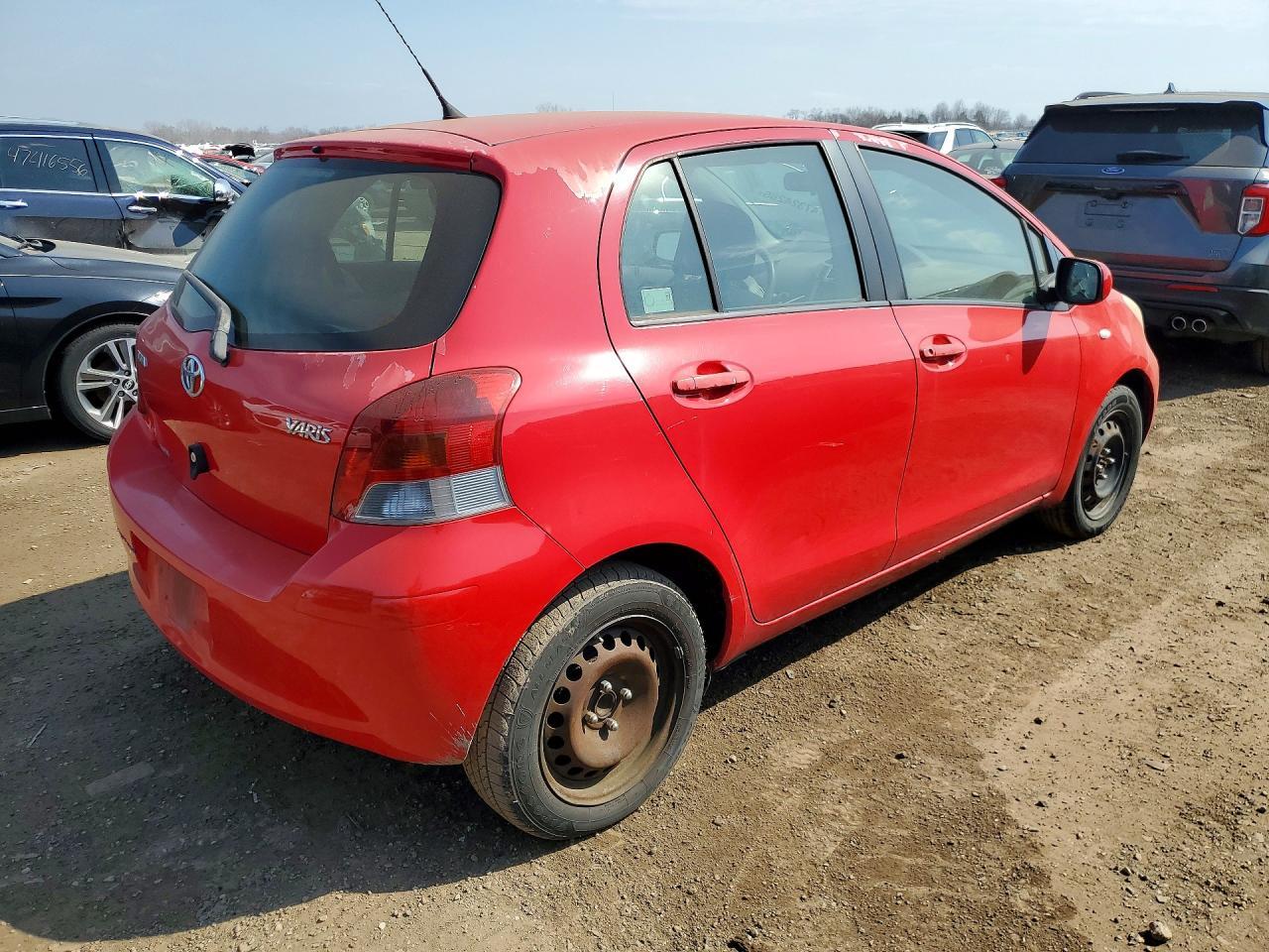 2011 Toyota Yaris Base - Фото 3