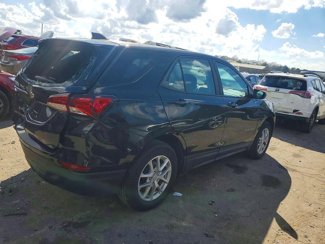 2024 Chevrolet Equinox Ls - Фото 3