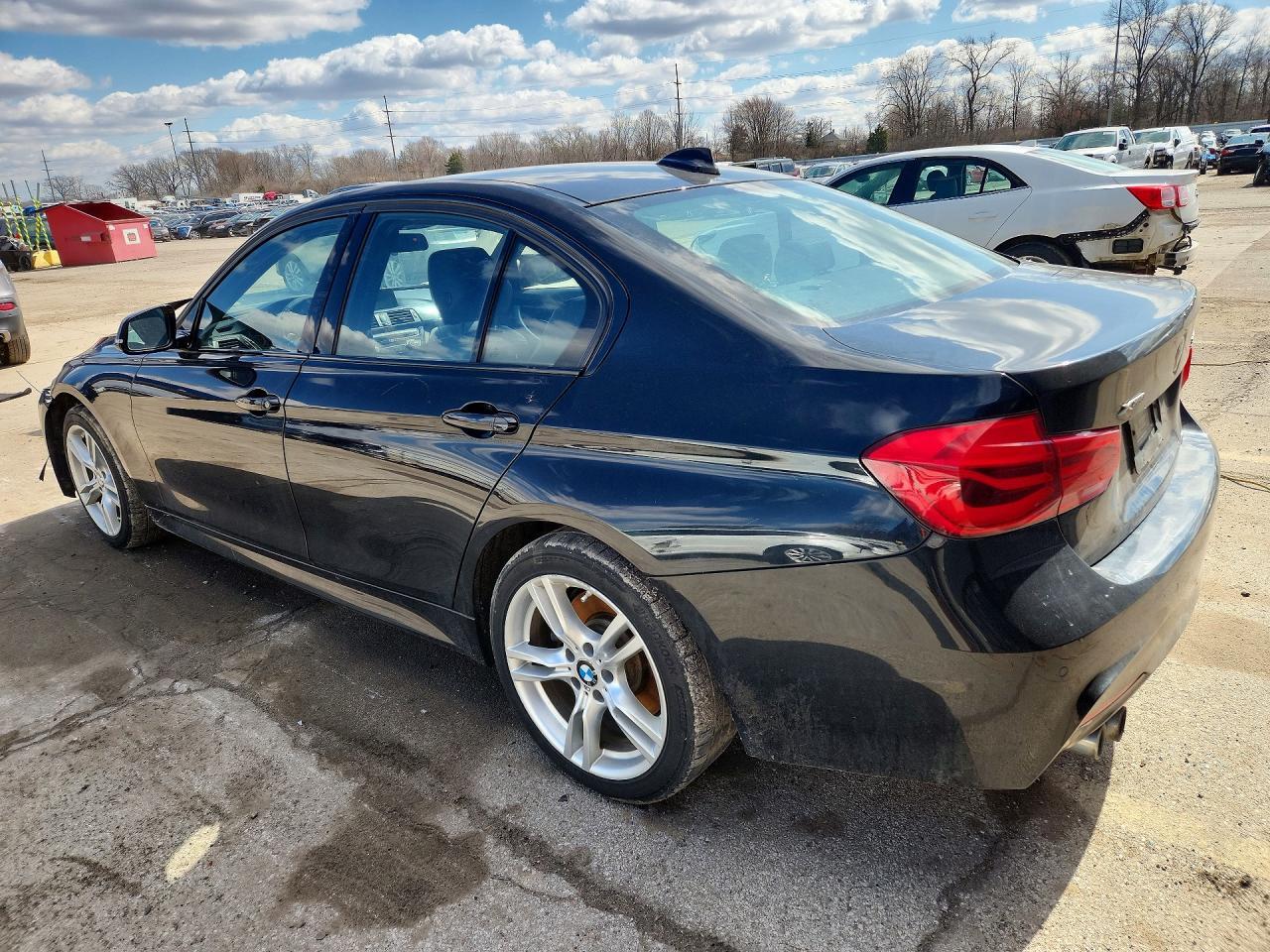 2017 BMW 330 Xi - Фото 2