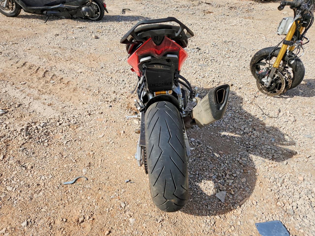 2024 Aprilia Tuono V4 1100 - Фото 4