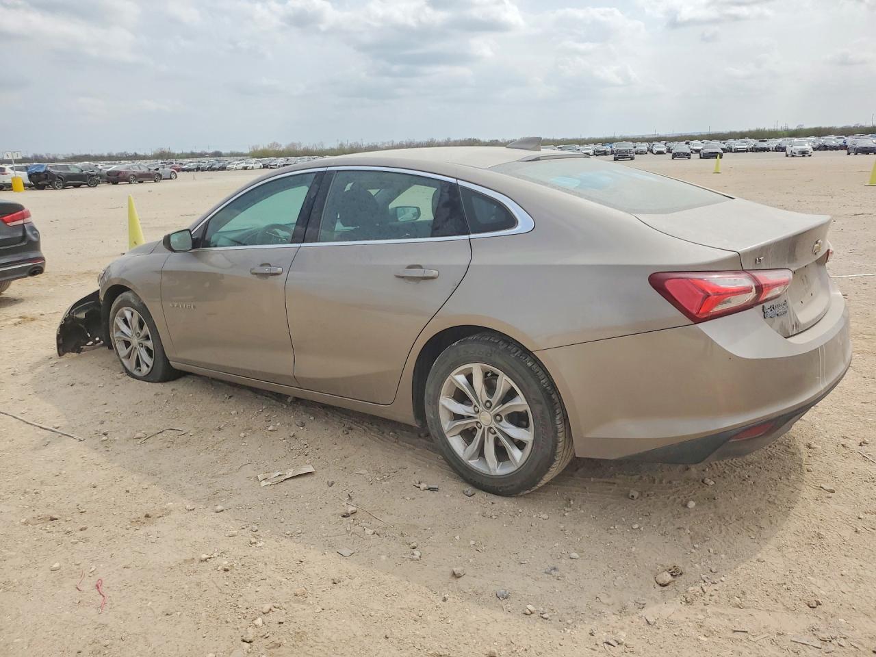 2022 Chevrolet Malibu Lt - Image 2