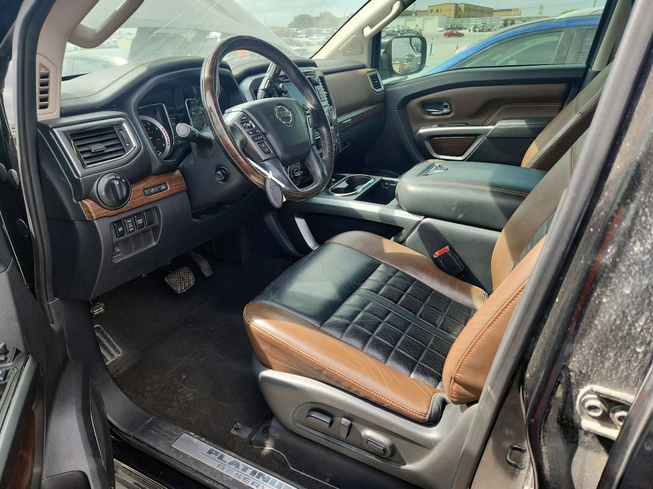 2019 Nissan Titan Platinum Reserve - Image 7