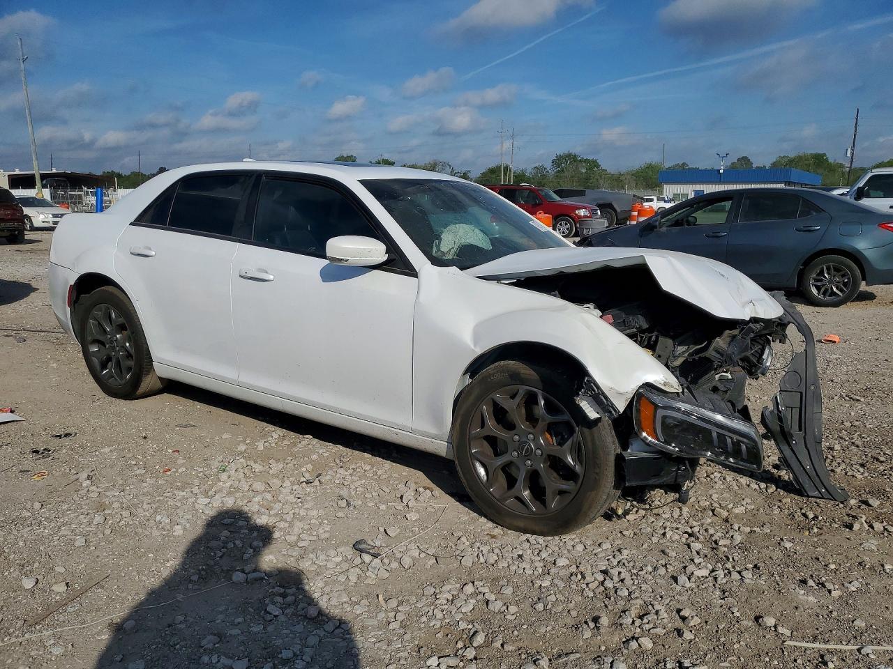 2015 Chrysler 300 - Image 4
