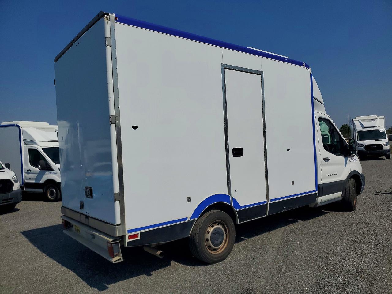 2021 Ford Transit Delivery Truck - Фото 3