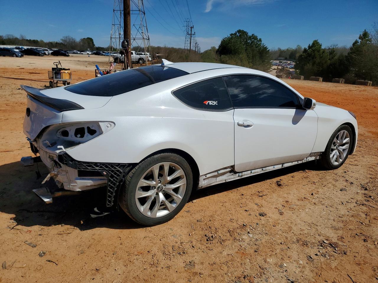 2016 Hyundai Genesis Coupe 3.8 - Image 3