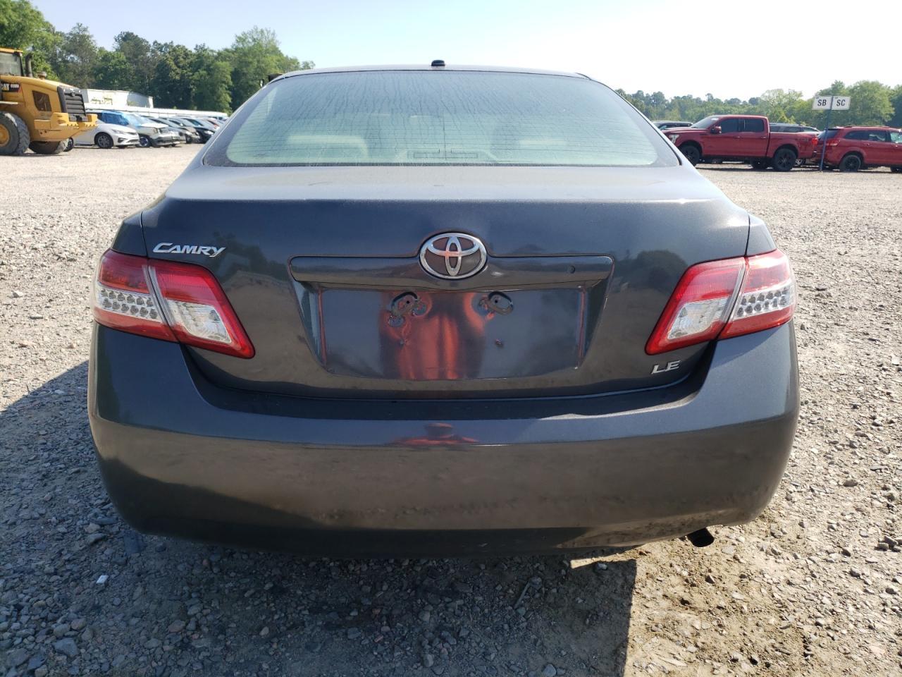 2011 Toyota Camry Base - Фото 6