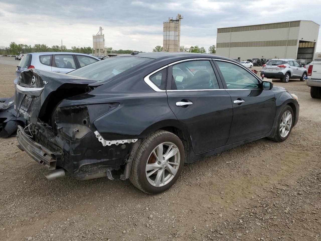 2015 Niss Altima 2.5 - Image 3