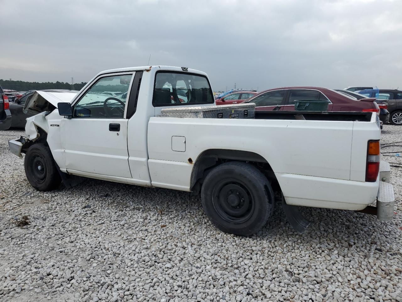 1992 Mitsubishi Mighty Max / S - Image 2