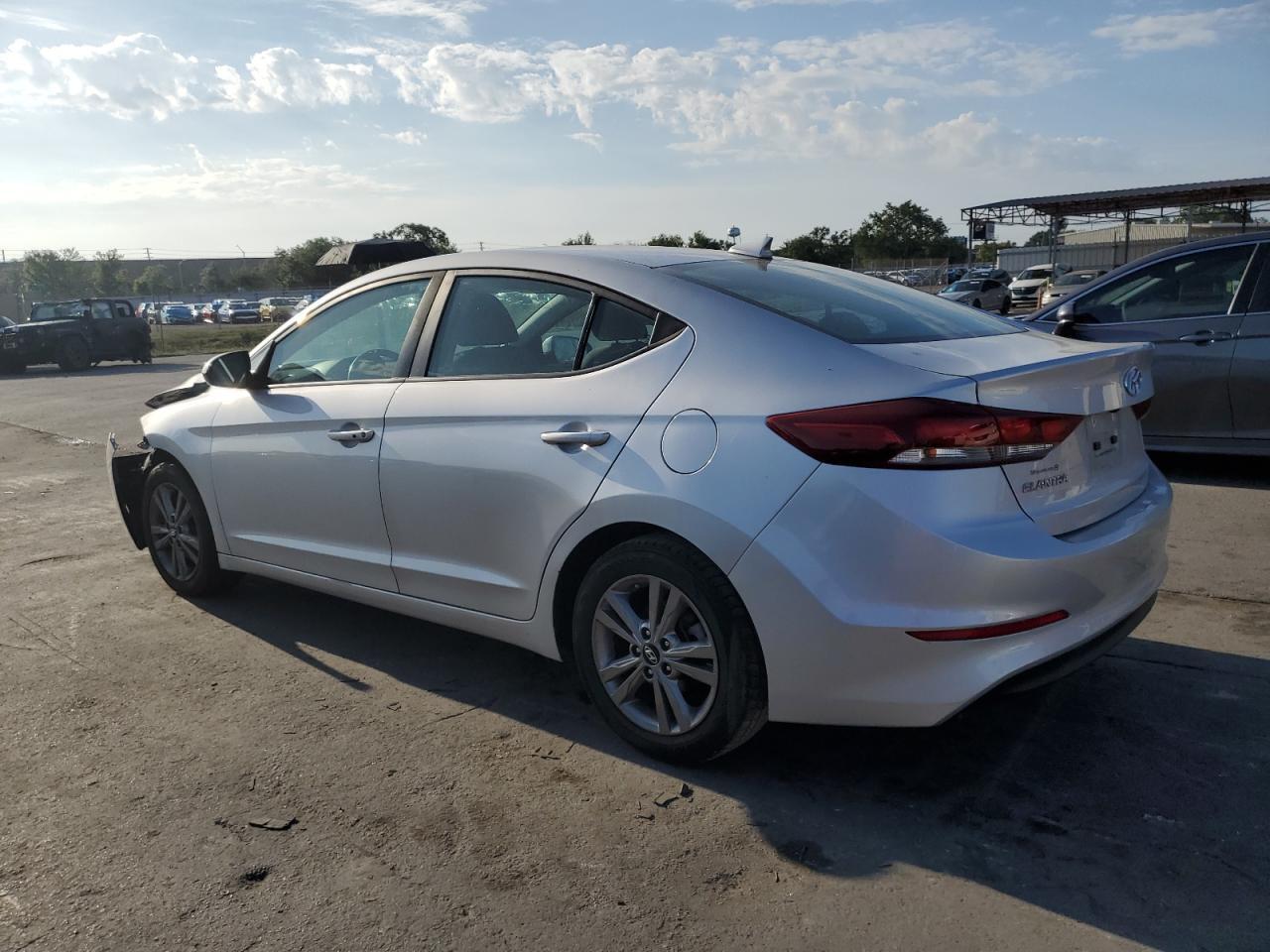 2018 Hyundai Elantra Sel - Фото 2