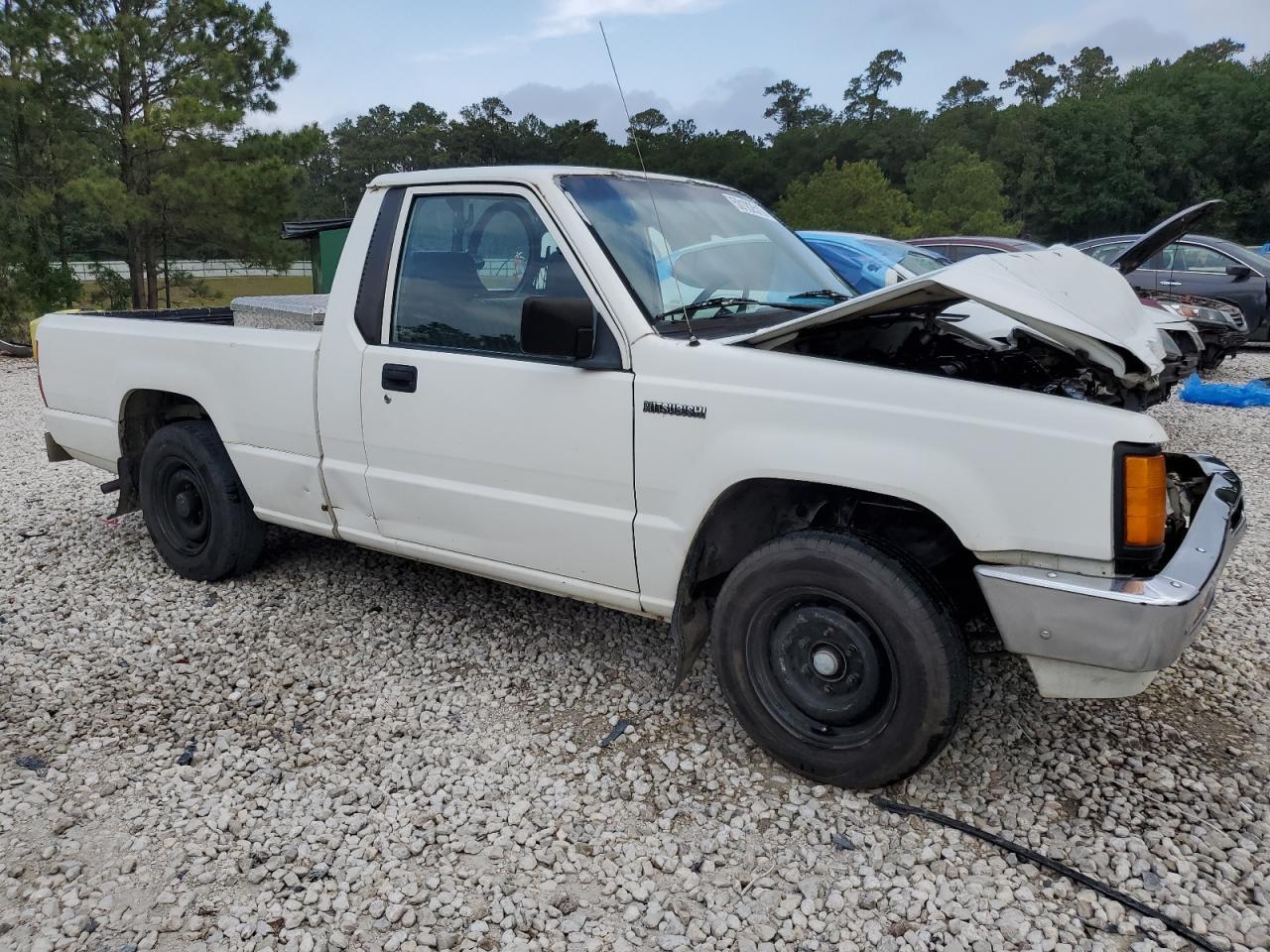 1992 Mitsubishi Mighty Max / S - Image 4
