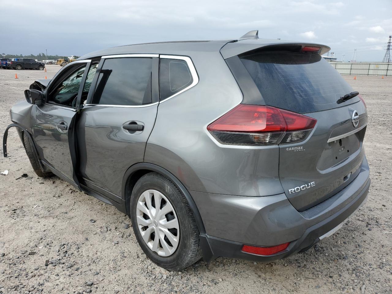 2018 Nissan Rogue S - Фото 2