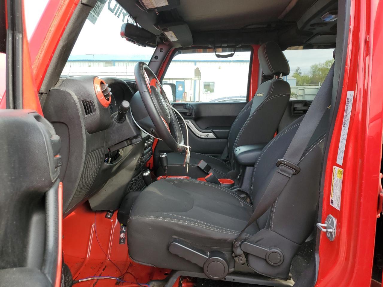 2015 Jeep Wrangler Unlimited Sahara - Image 7