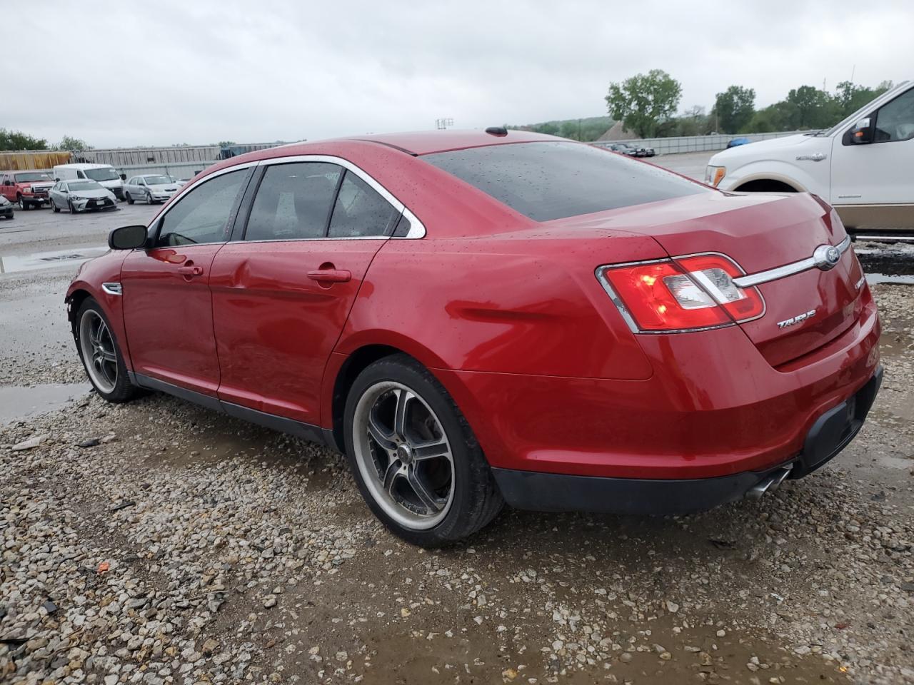 2010 Ford Taurus Limited - Image 2