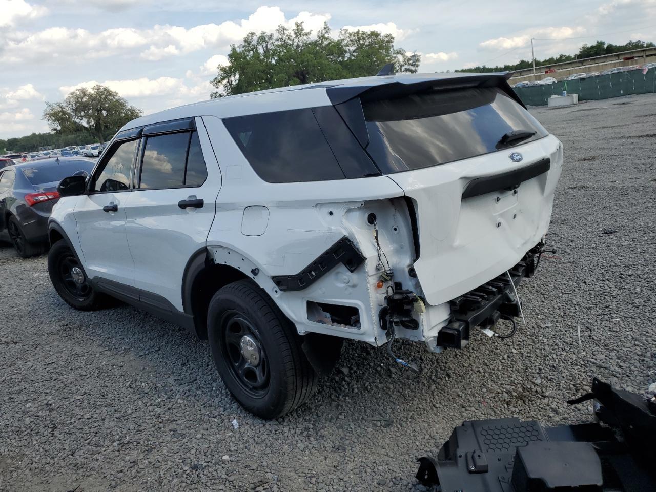 2023 Ford Explorer Police Interceptor - Image 2