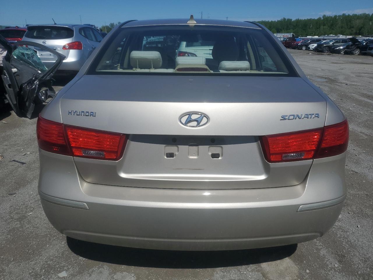 2010 Hyundai Sonata Gls - Image 6