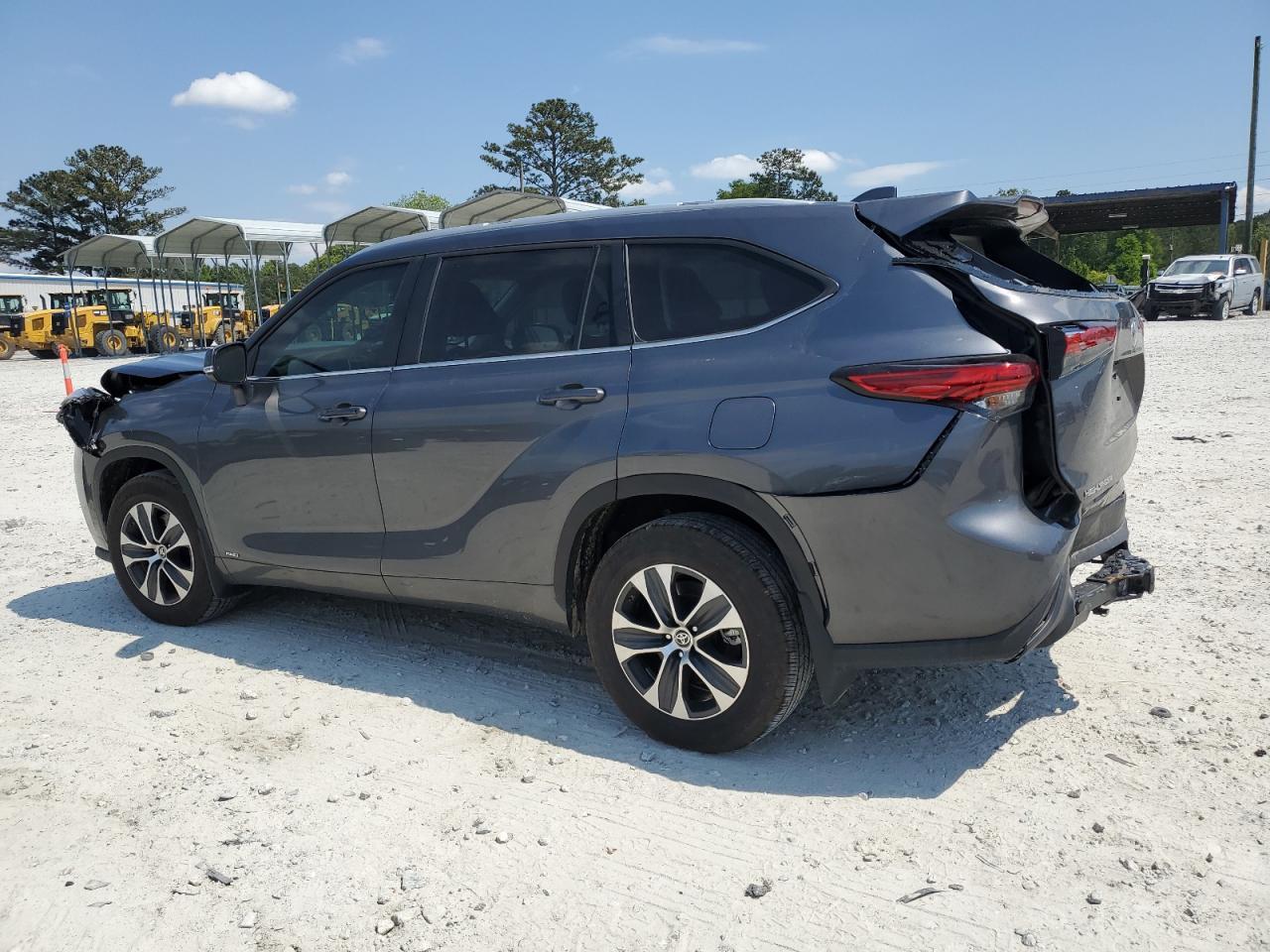 2023 Toyota Highlander Hybrid Xle - Image 2