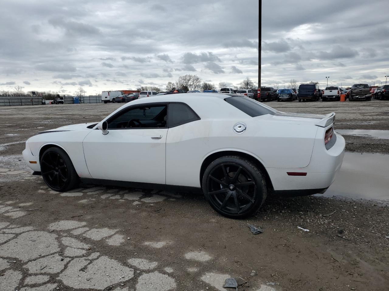2013 Dodge Challenger Sxt - Image 2