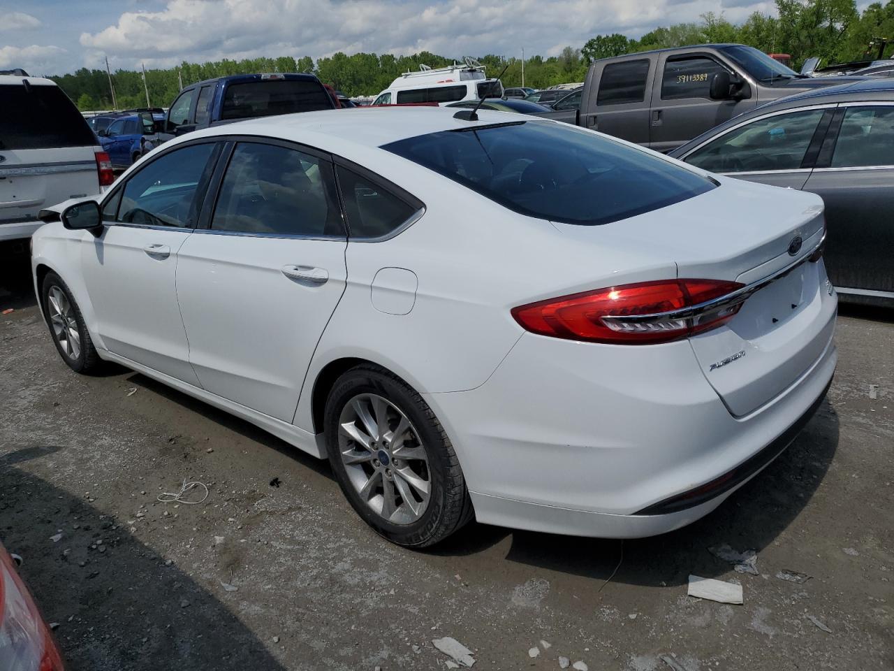 2017 Ford Fusion Se - Фото 2