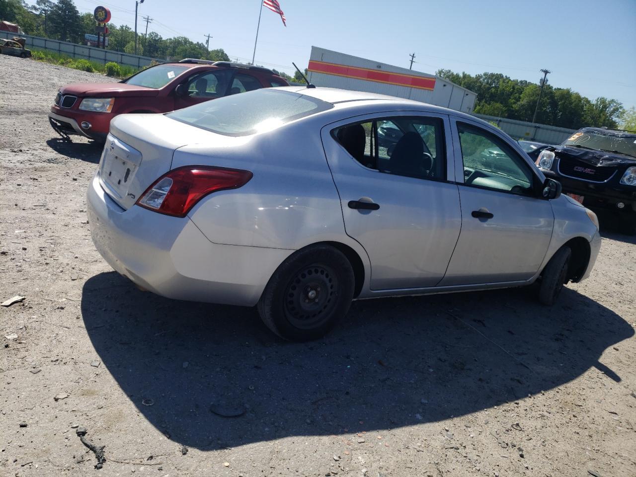 2013 Nissan Versa - Фото 3