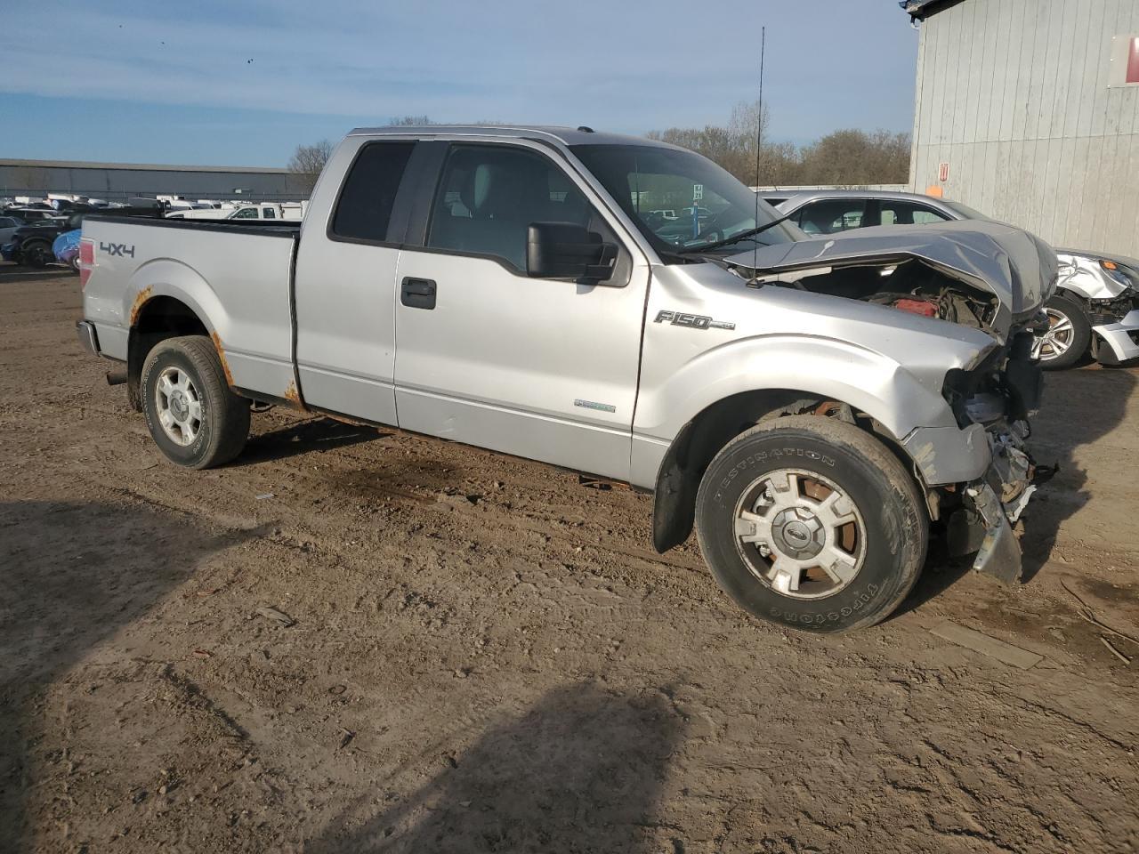 2013 Ford F150 Super Cab - Фото 4
