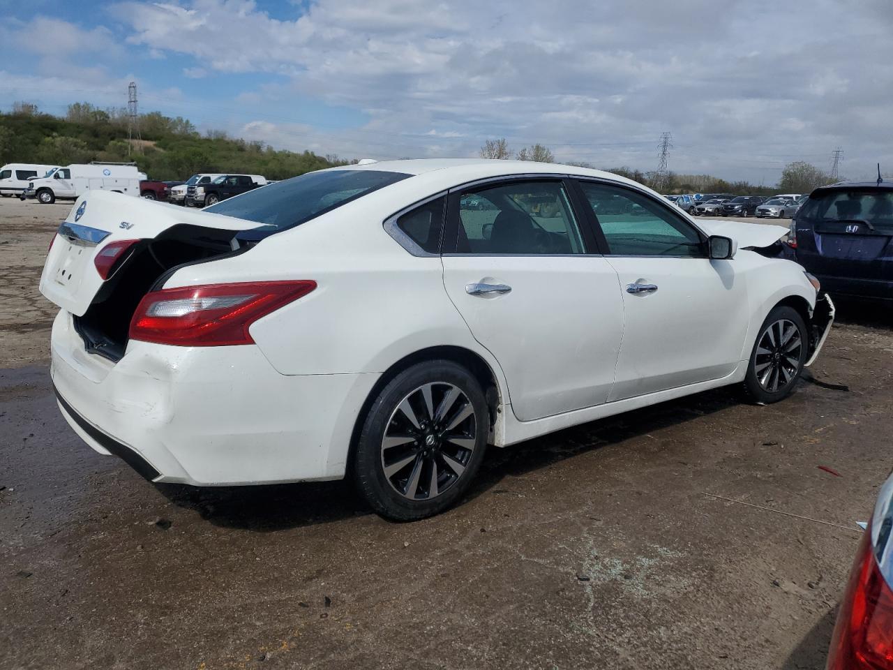 2018 Nissan Altima 2.5 - Image 3