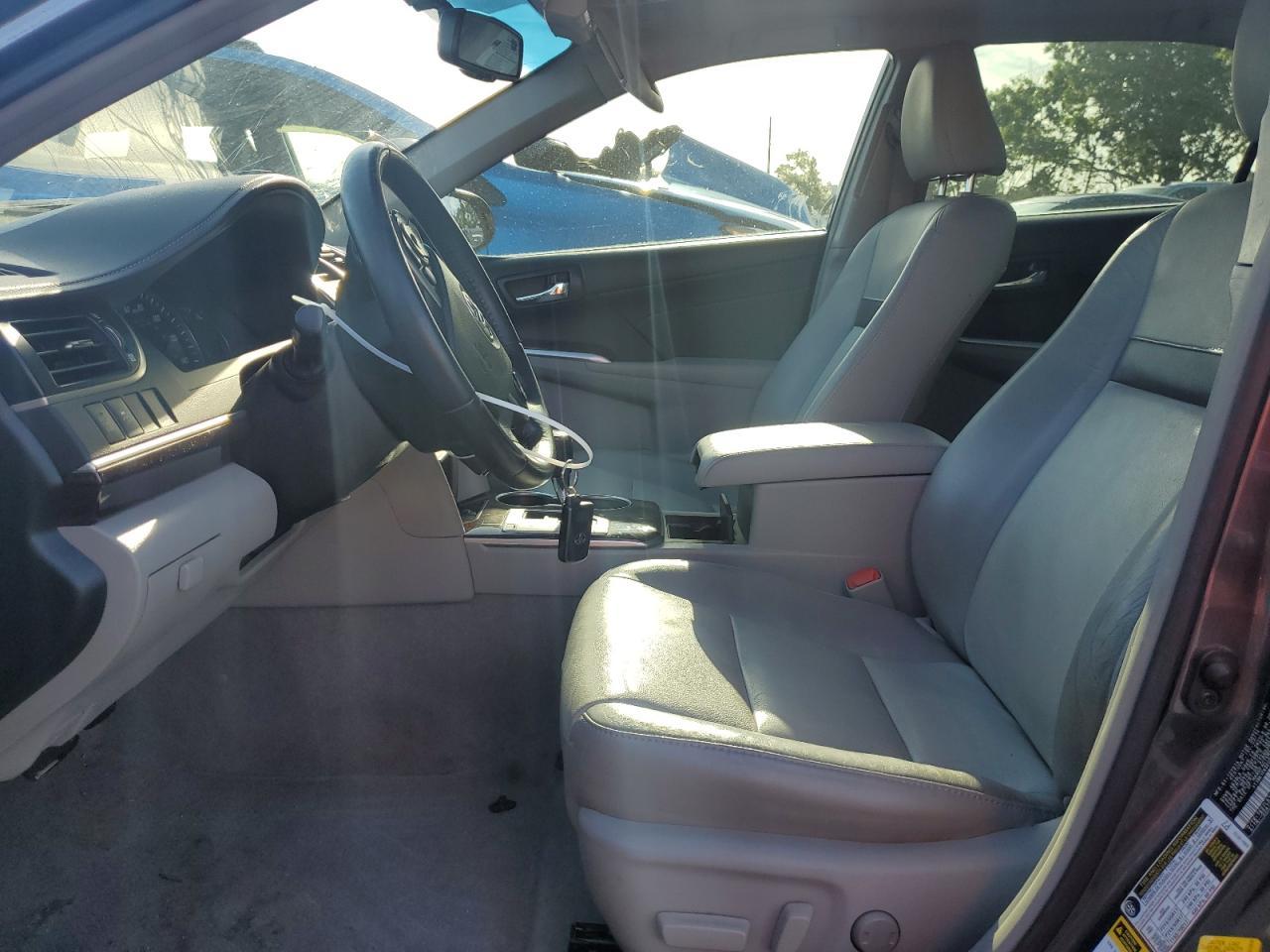 2014 Toyota Camry Xle V6 - Image 7