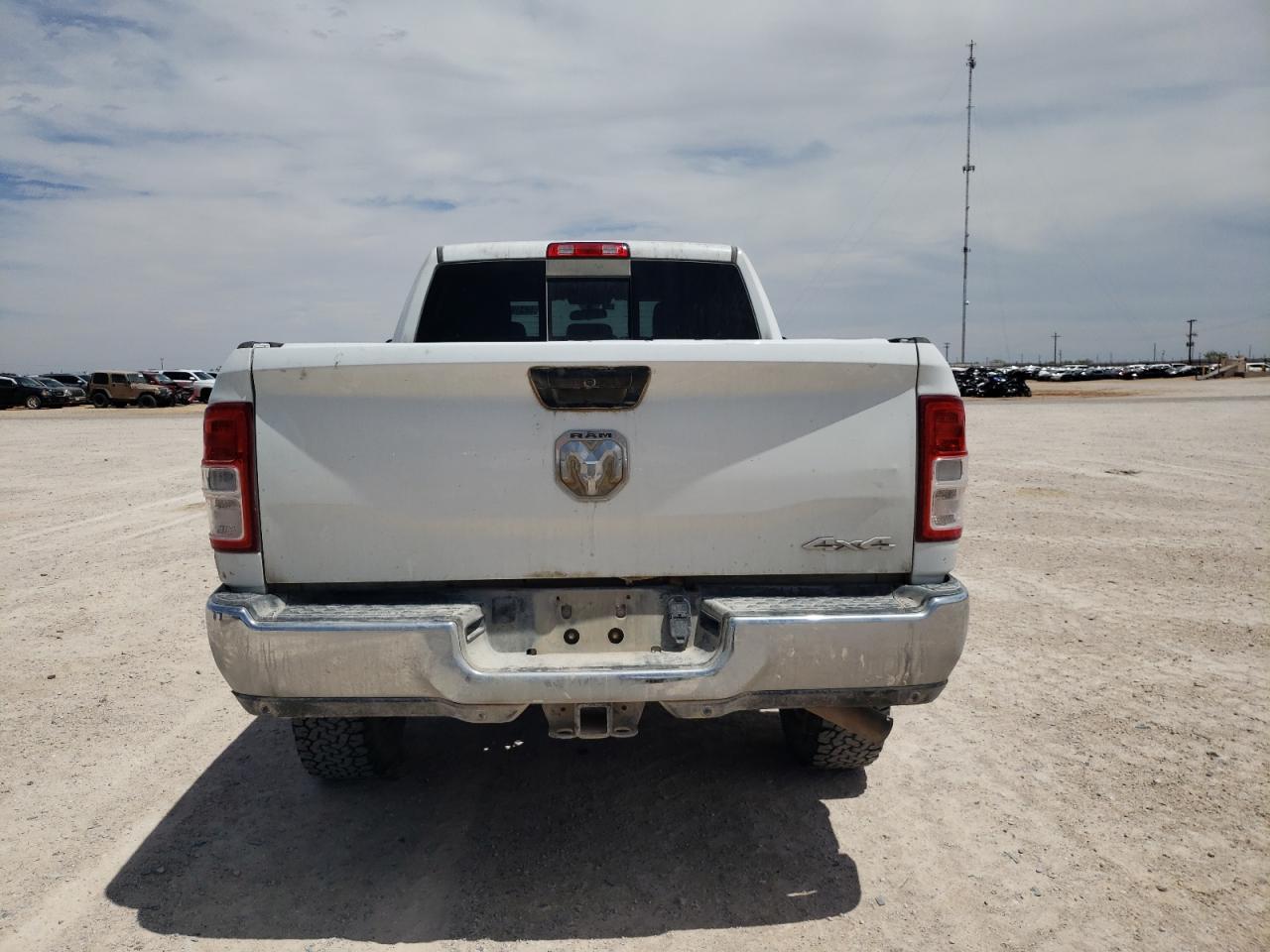 2022 Ram 2500 Tradesman - Фото 6