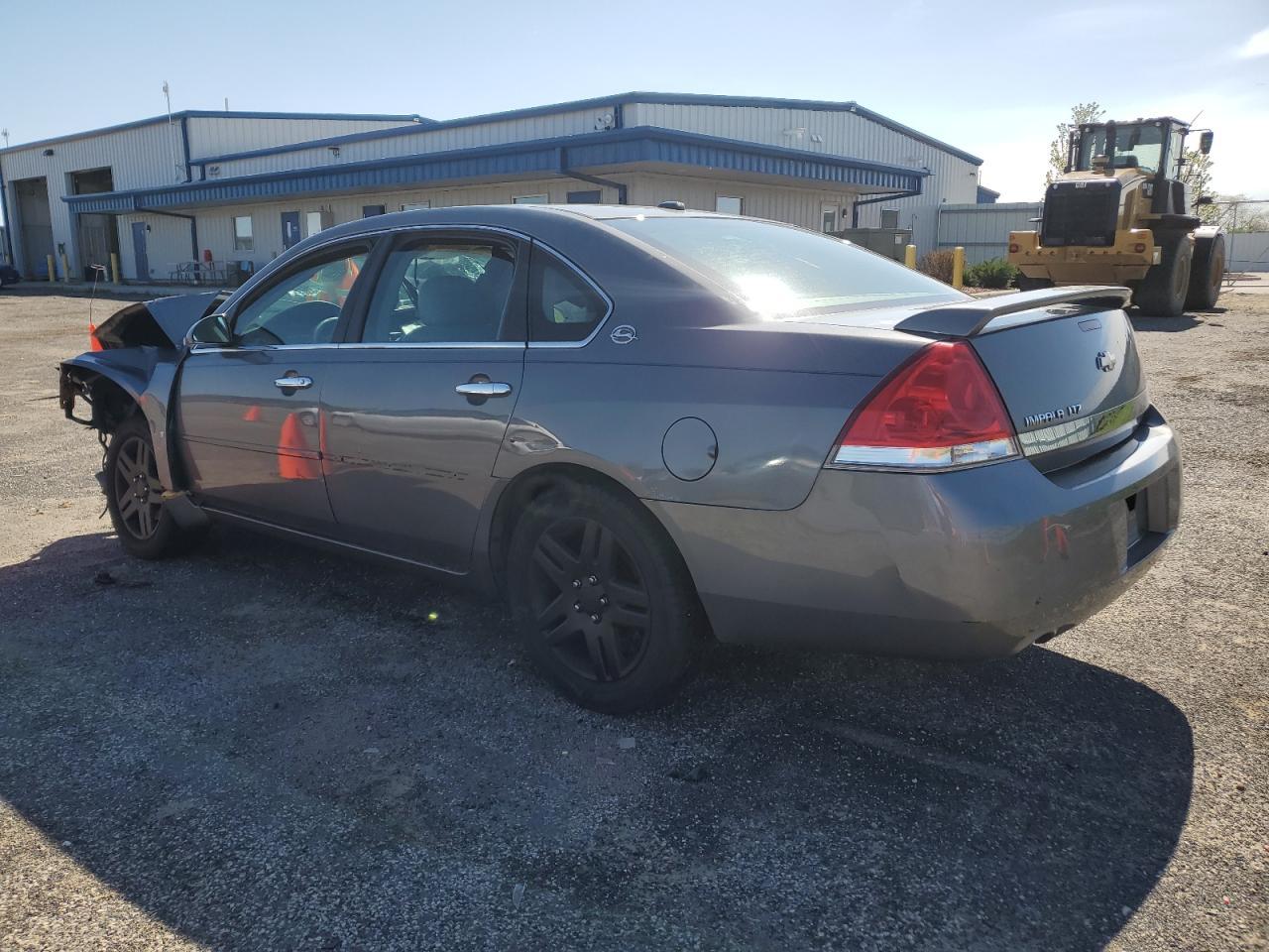 2007 Chevrolet Impala Ltz - Image 2