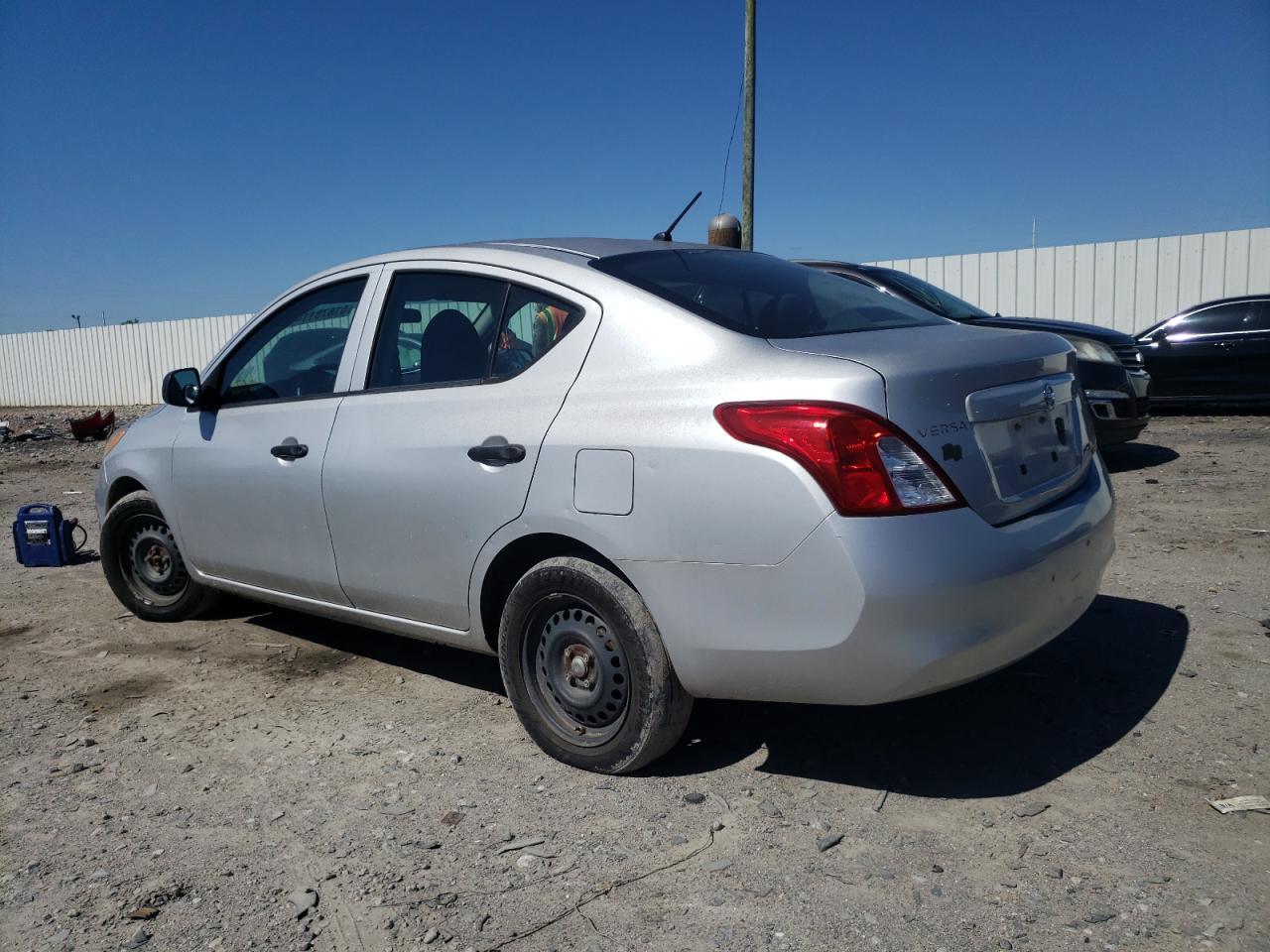 2013 Nissan Versa - Фото 2
