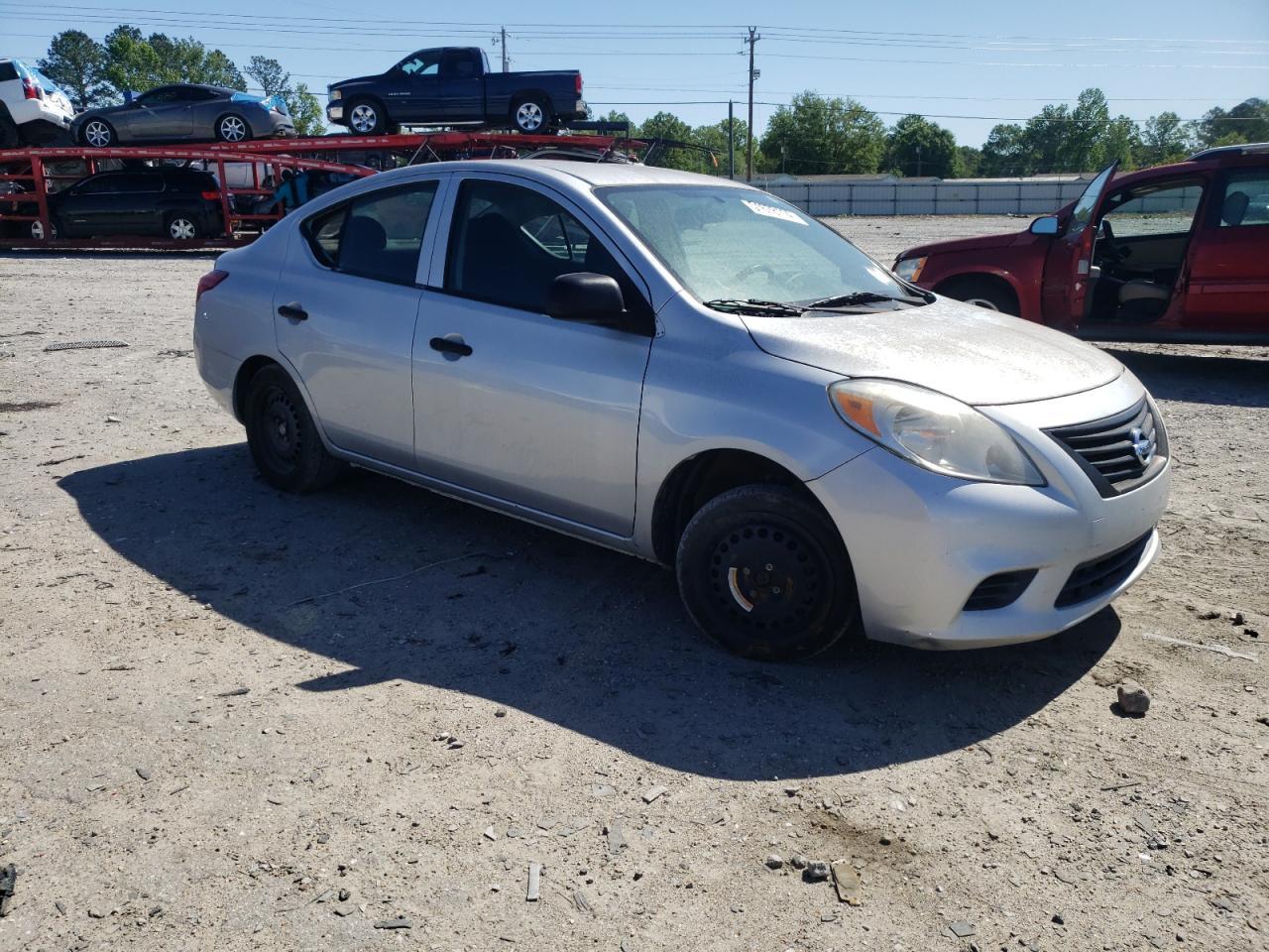2013 Nissan Versa - Фото 4