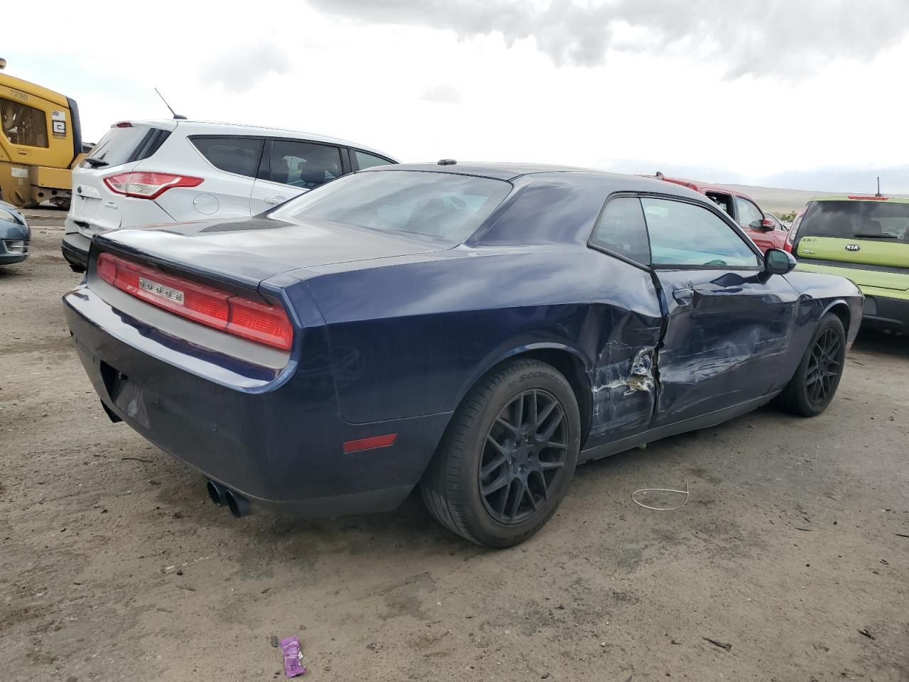 2014 Dodge Challenger Sxt - Image 3