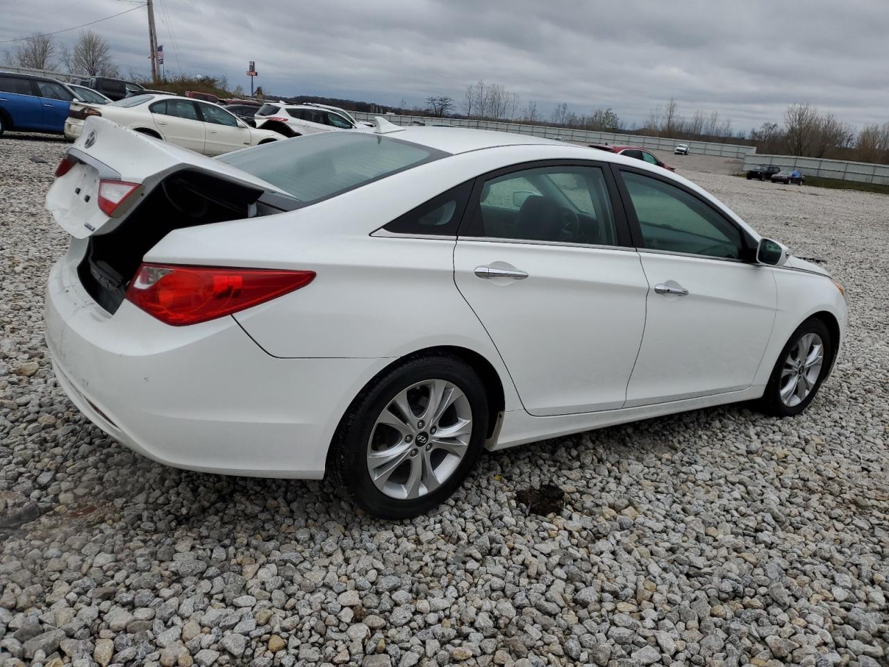 2011 Hyundai Sonata Se - Image 3