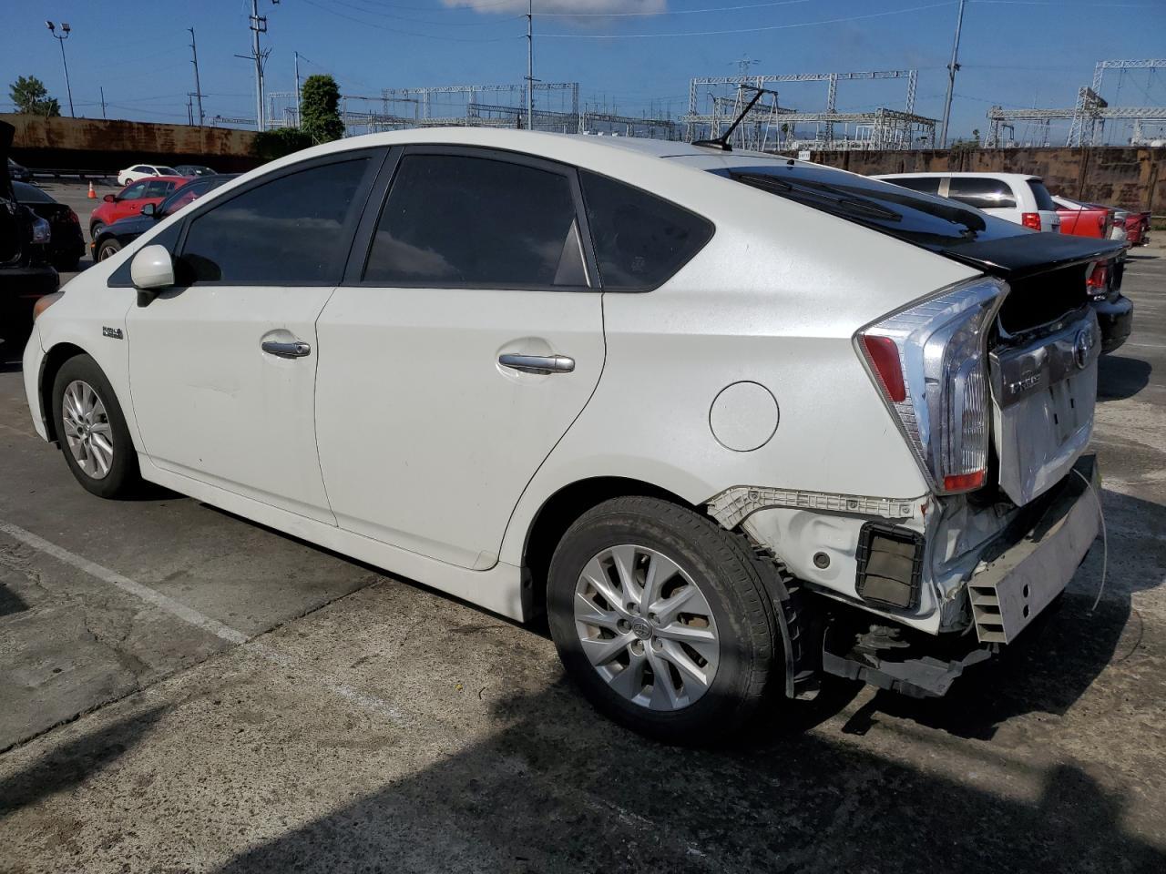2014 Toyota Prius Plug-In - Фото 2