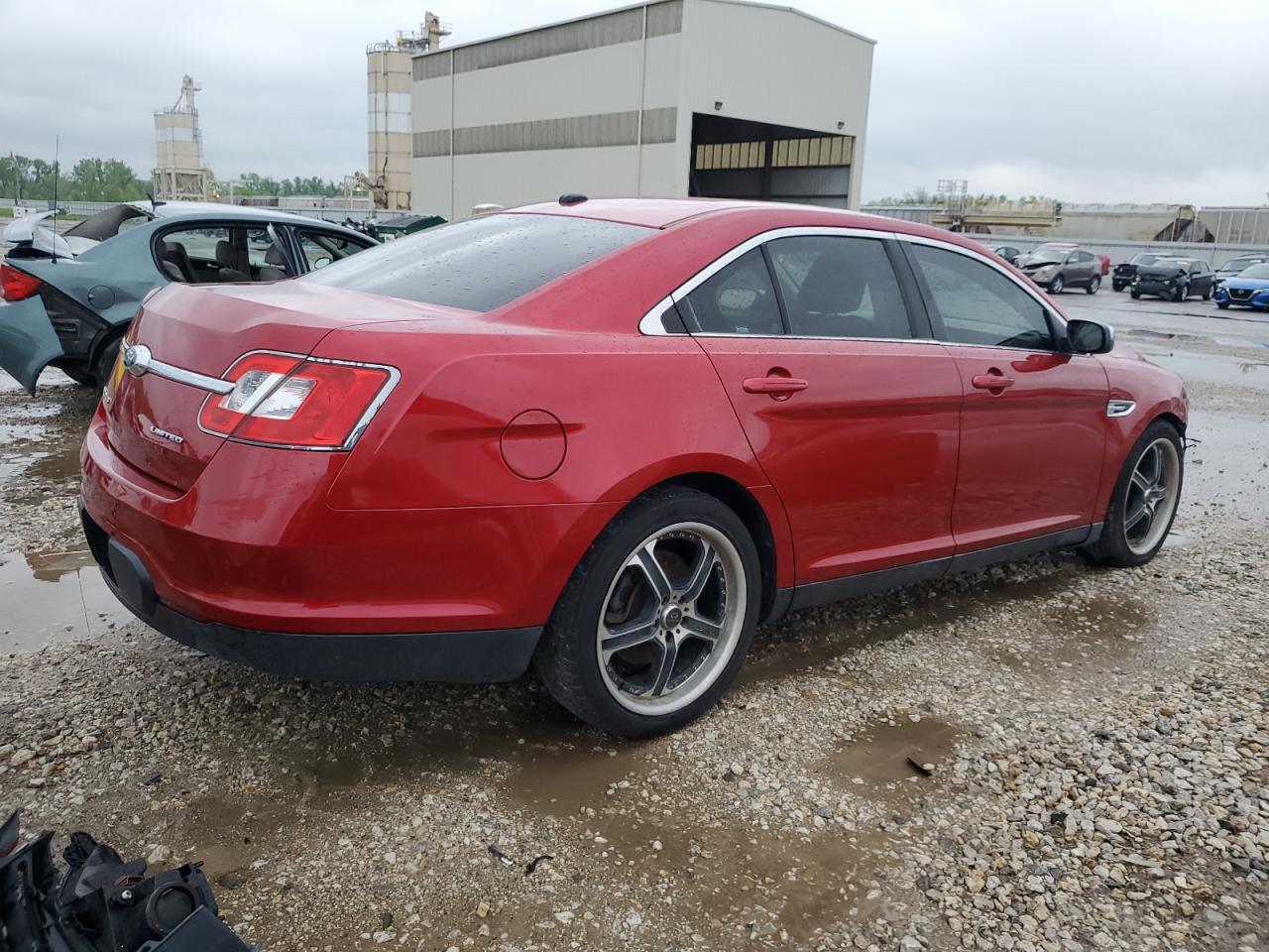 2010 Ford Taurus Limited - Image 3