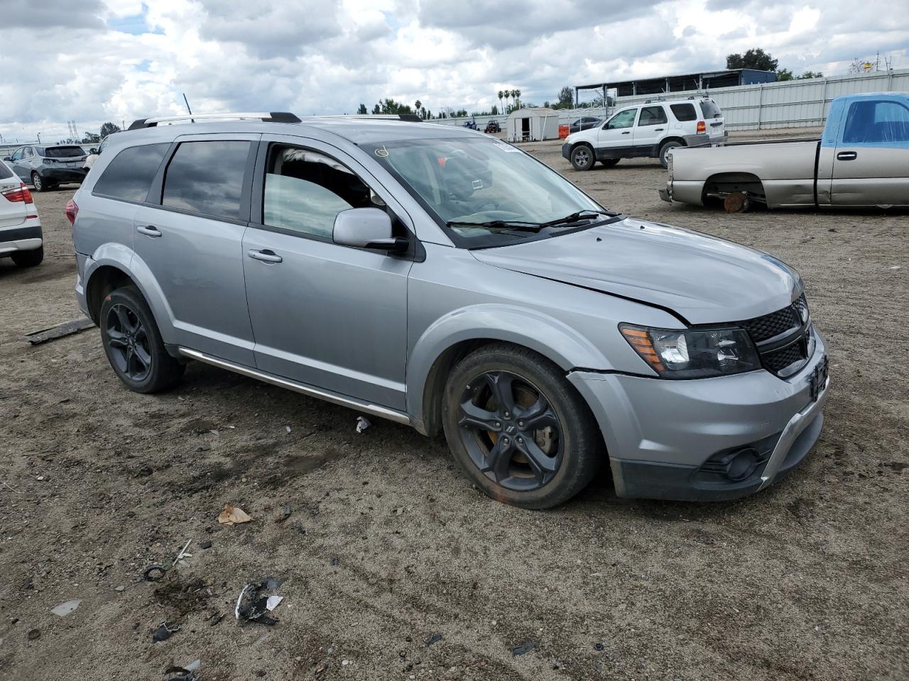 2018 Dodge Journey Crossroad - Image 4