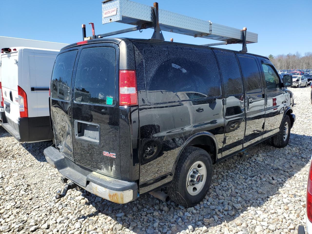 2015 GMC Savana G2500 - Фото 3