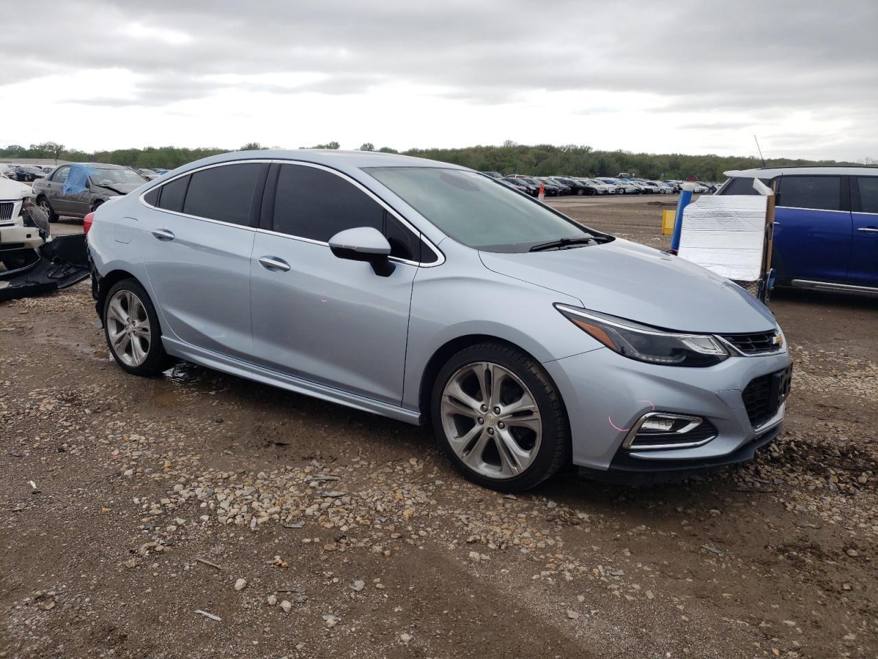 2017 Chevrolet Cruze Premier - Image 4