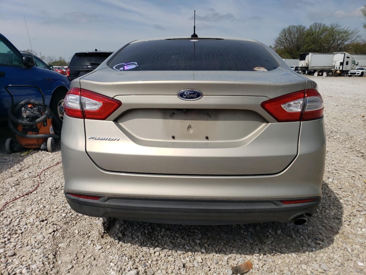 2016 Ford Fusion S - Фото 6