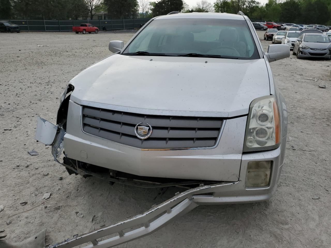2004 Cadillac Srx - Image 5