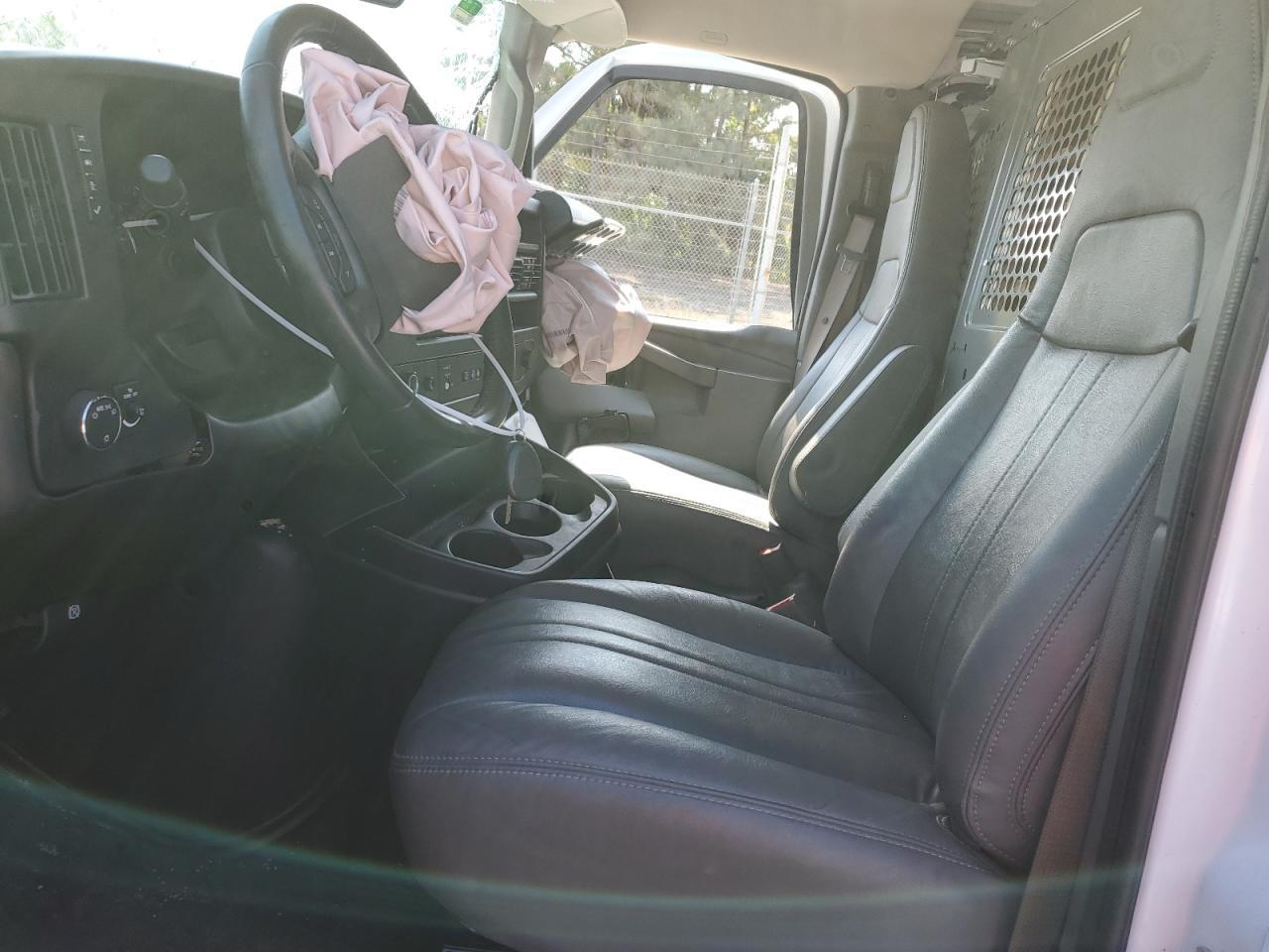 2023 GMC Savana G2500 - Фото 7
