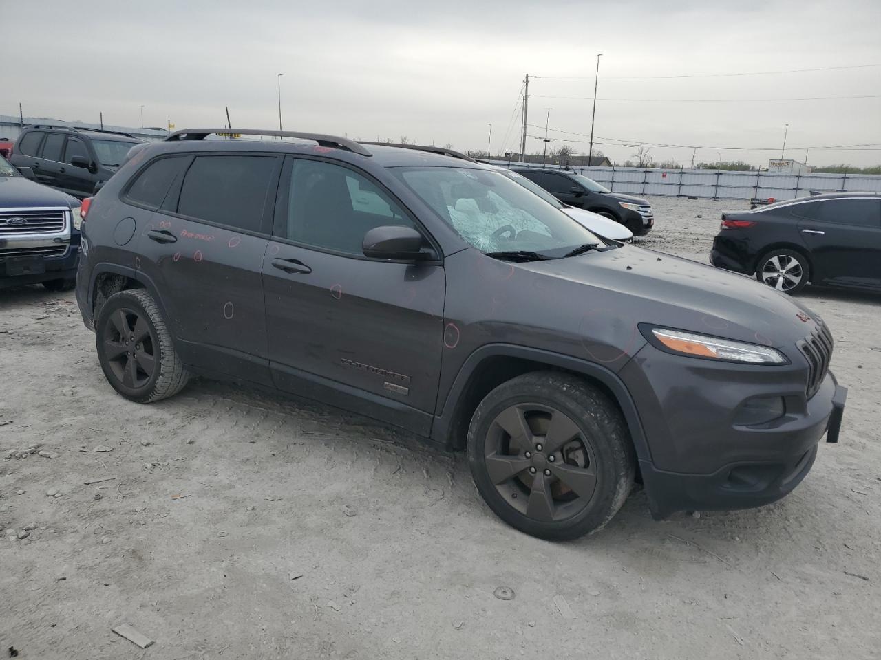 2016 Jeep Cherokee Latitude - Image 4