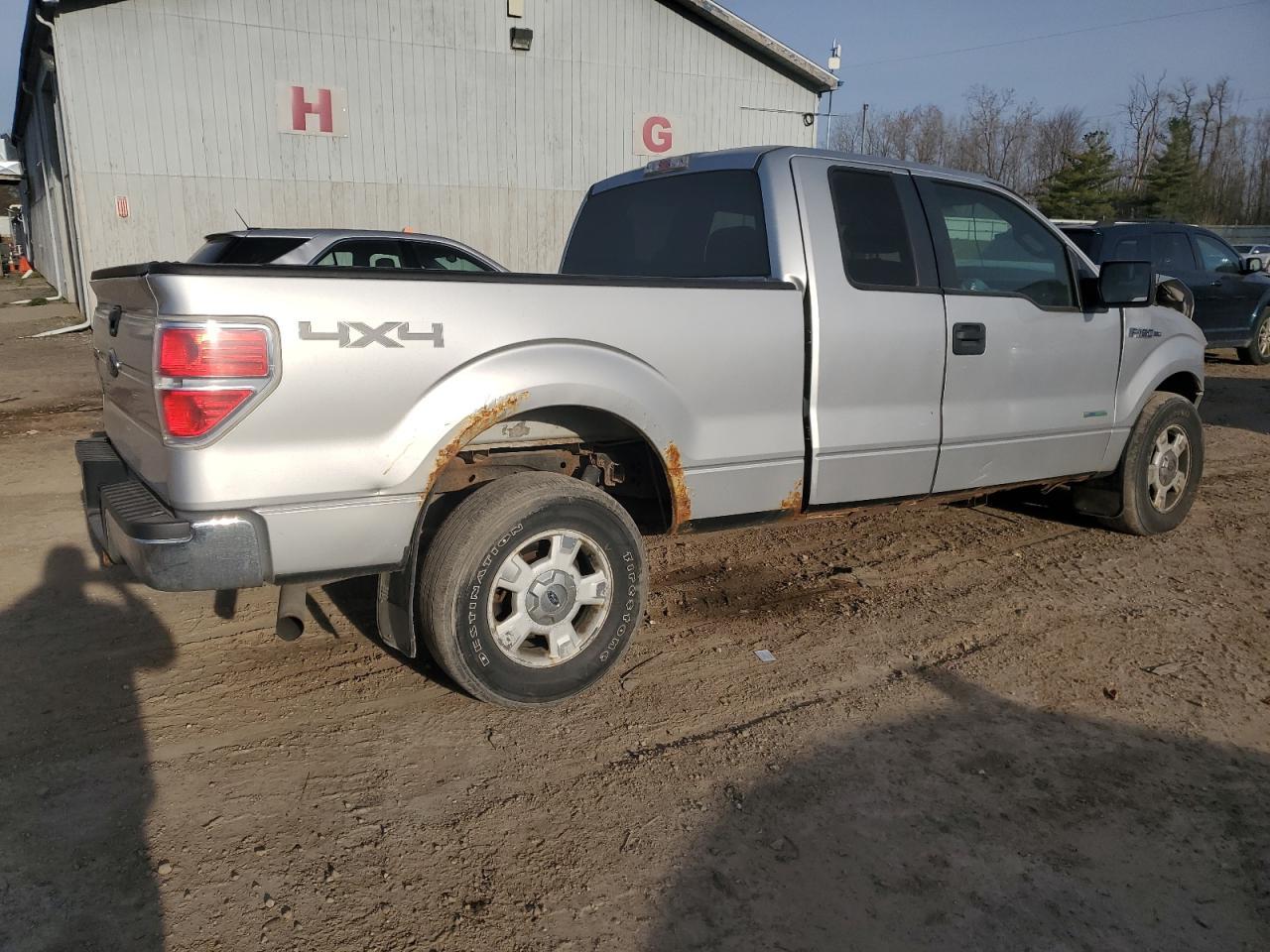 2013 Ford F150 Super Cab - Фото 3
